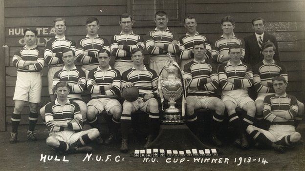 Hull won the Challenge Cup for the first time in 1914, beating Wakefield at Halifax's Thrum Hall.